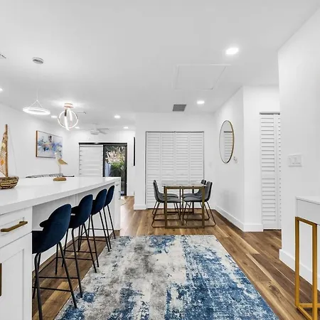 Modern Bungalow W Large Yard